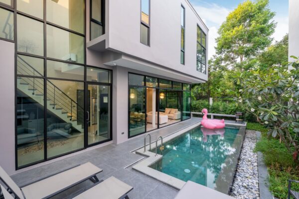 6 Bedrooms, Bungalow